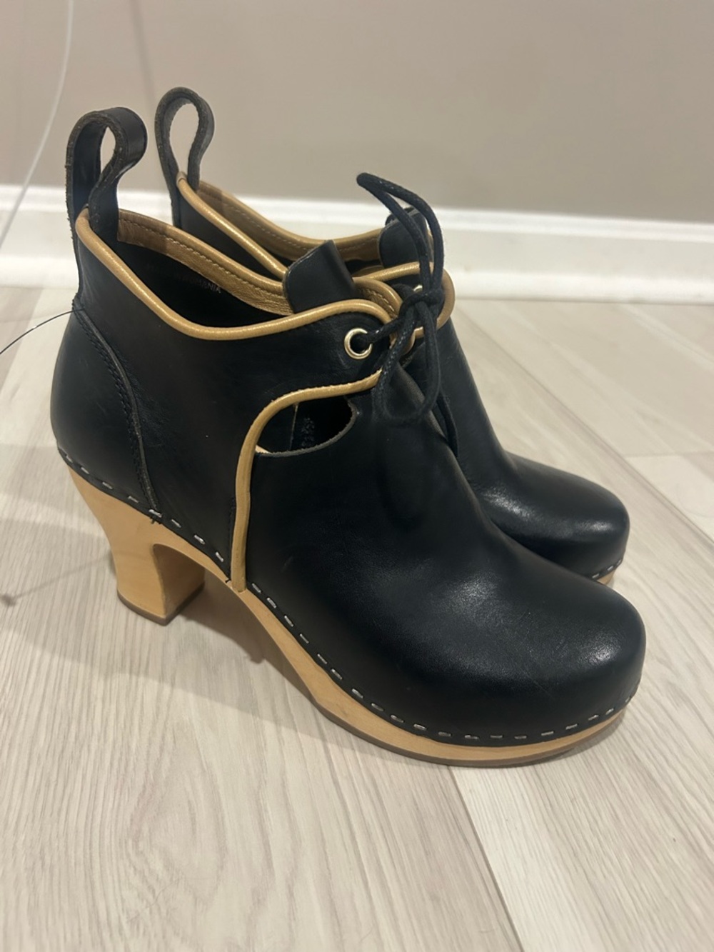 Swedish Hasbeen Leather Lace-Up Clog Heels with Natural Wood Sole - Picture 4 of 6